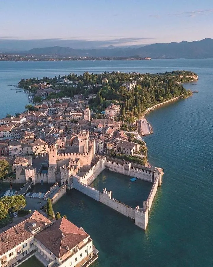 Sirmionerooms 0*, Sirmione